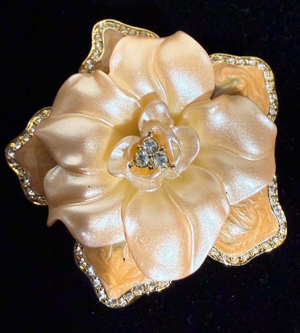 Nolan Miller Peach Pearlescent Enamel Flower Brooch & Scarf Clip